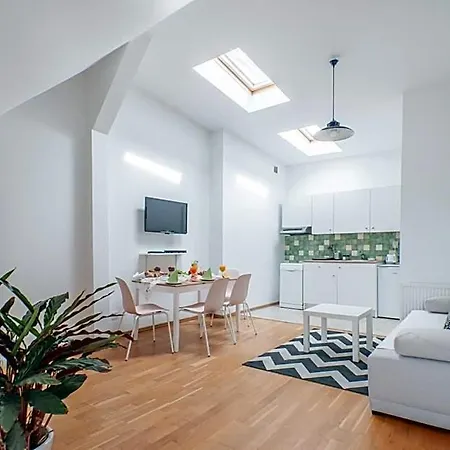 מלון דירות Riviera 3*
